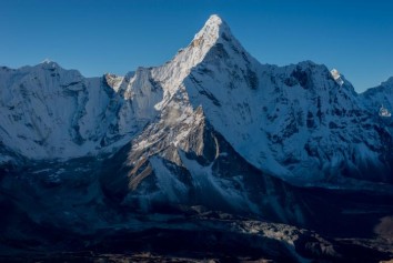 Ama dablam base camp trekking