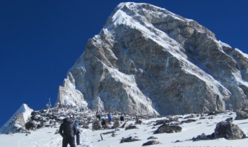 What makes Everest Base Camp trek difficulty?