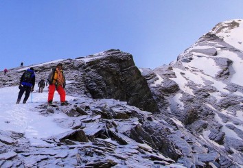 Pisang Peak Climbing