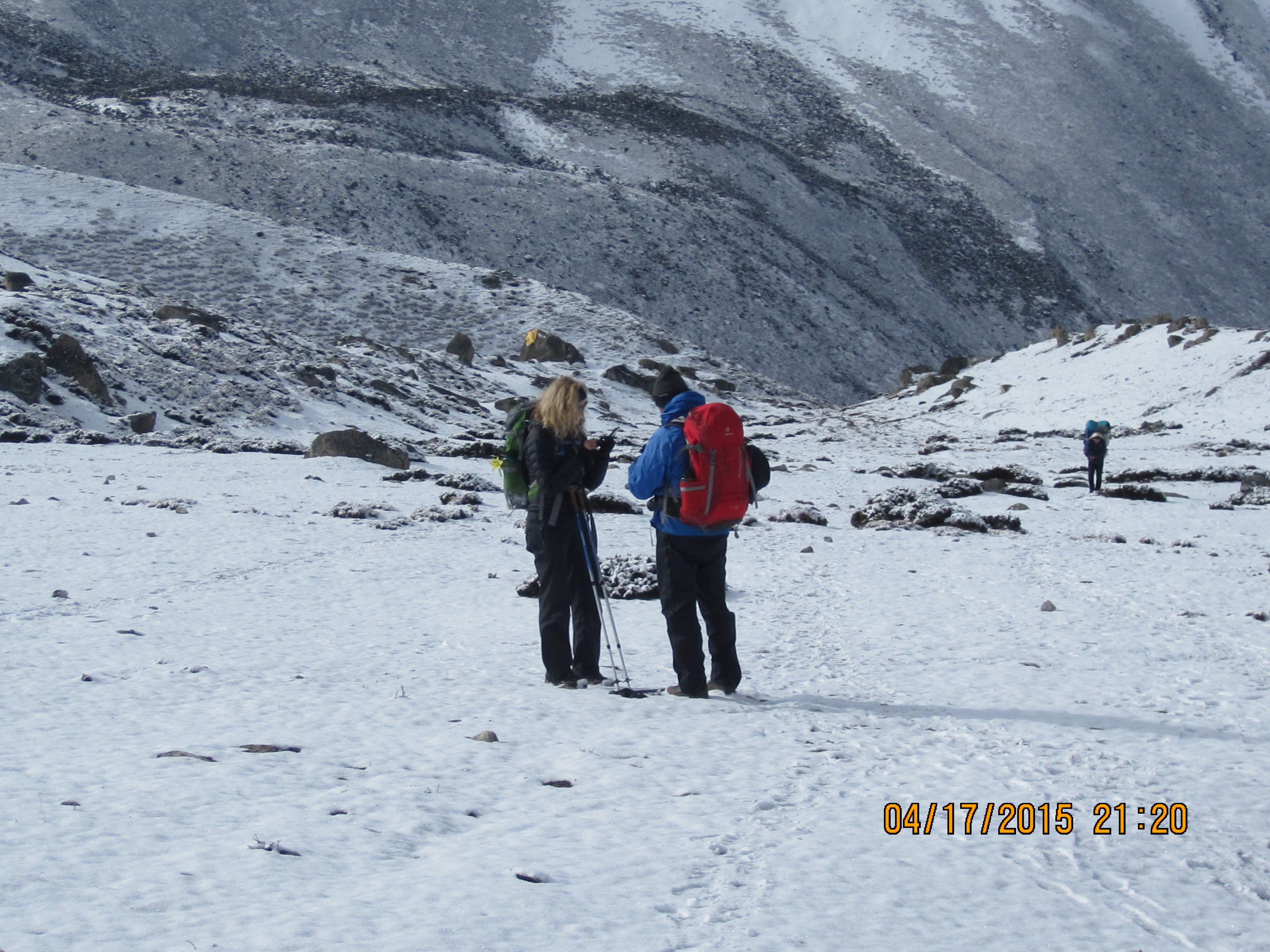 Book Makalu Sherpani Col & Amphu Lapcha Pass Trek